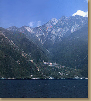  Поглед на планину Атос 